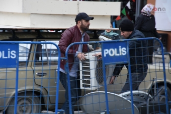 <b>Sahibkarlar “Diqlas”da salamat qalan mallarını çıxarır- <span style="color:red;">FOTO </b>