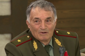 <b>Erməni general: <span style="color:red;">"Azərbaycan bizi üstələyir" </b>