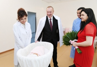 Azərbaycanın 10 milyonuncu sakininin ailəsinə mənzil verildi