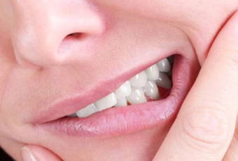 <b>Bilirdinizmi: <span style="color:red;">Psixoloji vəziyyət dişlərə də təsir edirmiş </b>