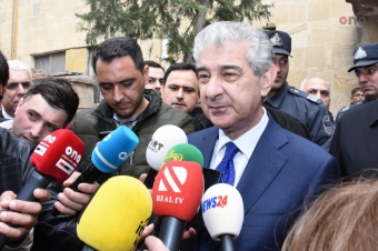 [b]“Yanğın olan binada məskunlaşan sakinlərin vəziyyəti çox ağırdır" - Əli Əhmədov[/b]