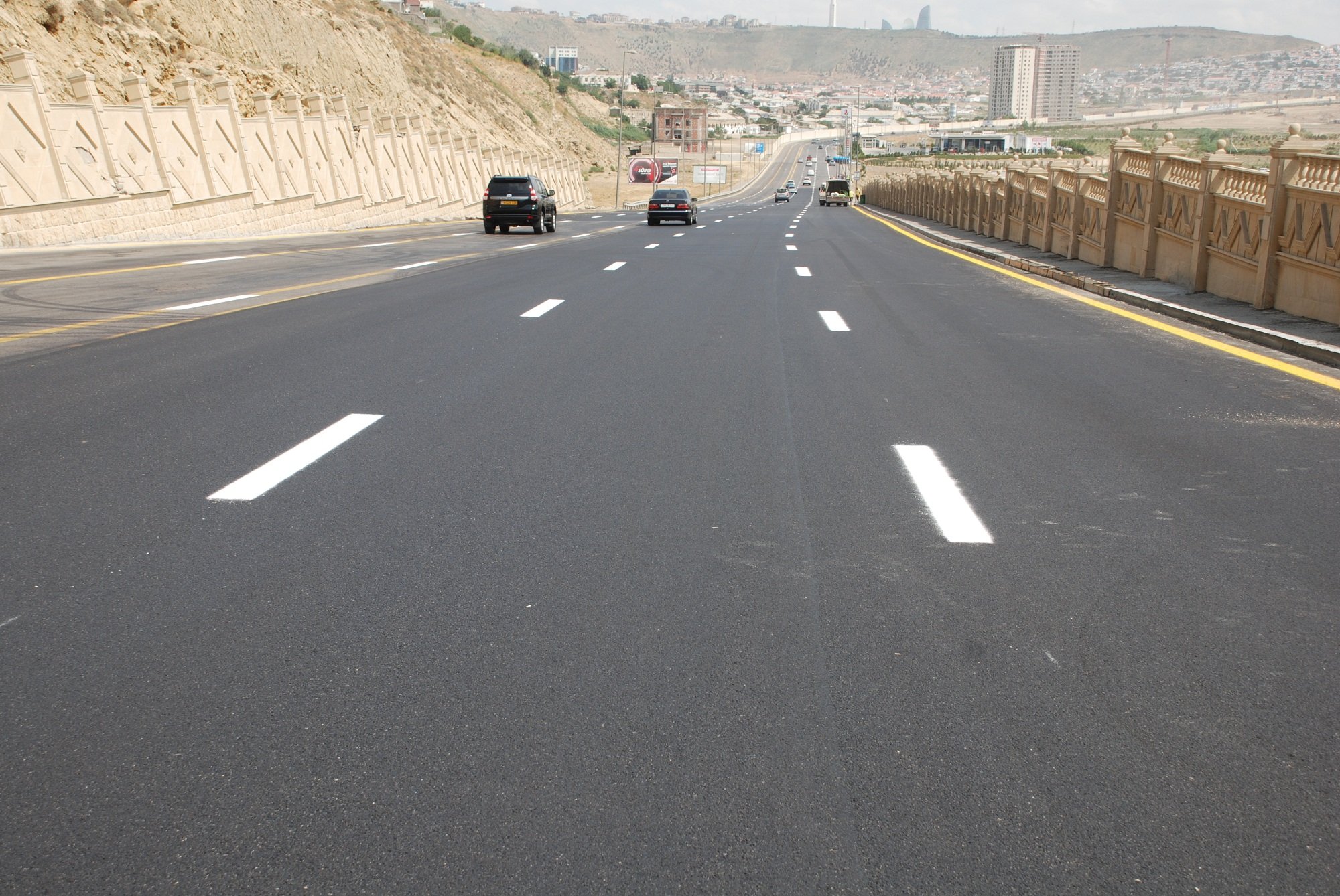Səbaildə yollar yenidən qurulacaq