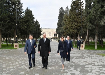 <b>İlham Əliyev Neftçilər parkında yaradılan şəraitlə tanış olub - <span style="color:red;">YENİLƏNİB </b>
