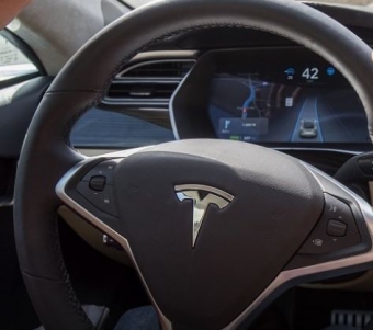 [b]Tesla şirkətindən <span style="color:red;">PİLOTSUZ TAKSİLƏR  - Qiymətlər də açıqlandı[/b]