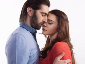 <b>Rəqqasə Oksana: <span style="color:red;">"Ana olandan sonra Elşad məni təbrik etmədi"</b> 