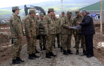 <b>Zakir Həsənov cəbhəboyu zonada - <span style="color:red;">FOTO </b>