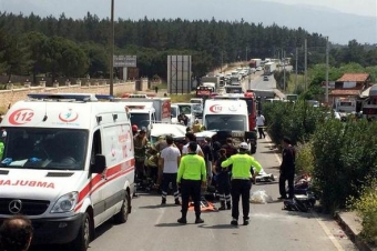İzmirdə AĞIR YOL QƏZASI: ölənlərdən 4-ü uşaqdı