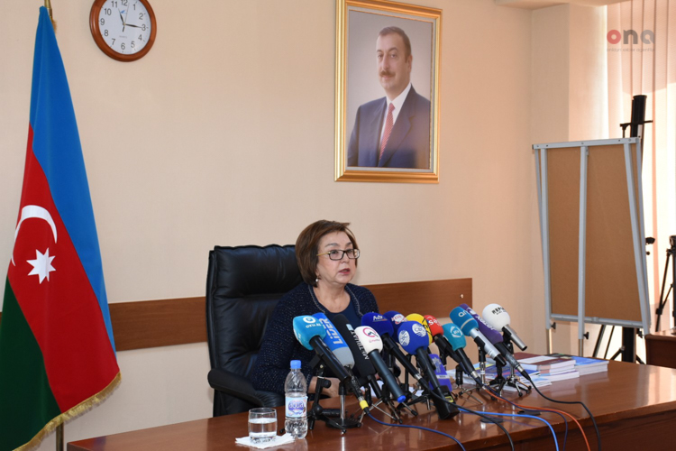 DİM direktoru adı "qara siyahı"ya salınan nəzarətçi-müəllimlərdən danışdı
