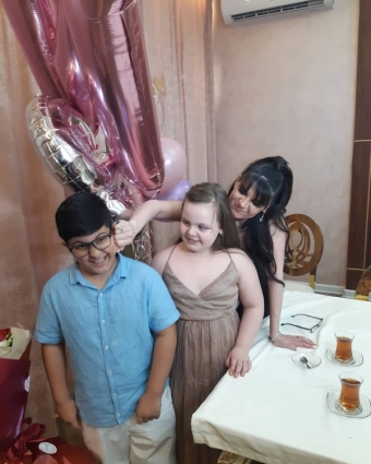 Yeni ana olan müğənni fərqli fotolar paylaşdı