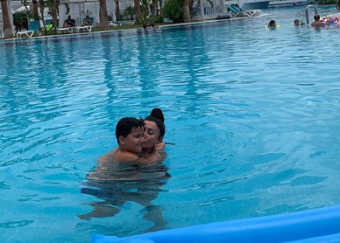 Rəqqasə Fatimə onunla hovuzda - <span style="color:red;">FOTOLAR 