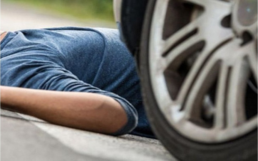 Bakıda "Mercedes"lə vurulan piyada öldü