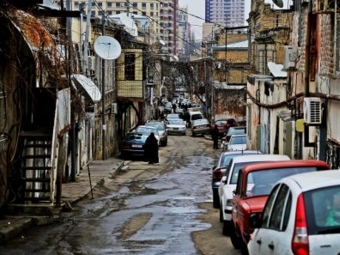 Məşhur rejissor Bakıda çəkilən filmdən danışdı: <span style="color:red;">“Sevə-sevə baxırdım”  - <span style="color:red;">FOTOLAR 