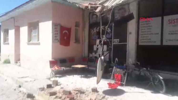 Türkiyədə iki zəlzələ oldu, dağıntılar altında qalanlar var - <span style="color:red;">YENİLƏNİB 