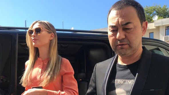 Müğənni boşandığı həyat yoldaşına ev, maşın verdi