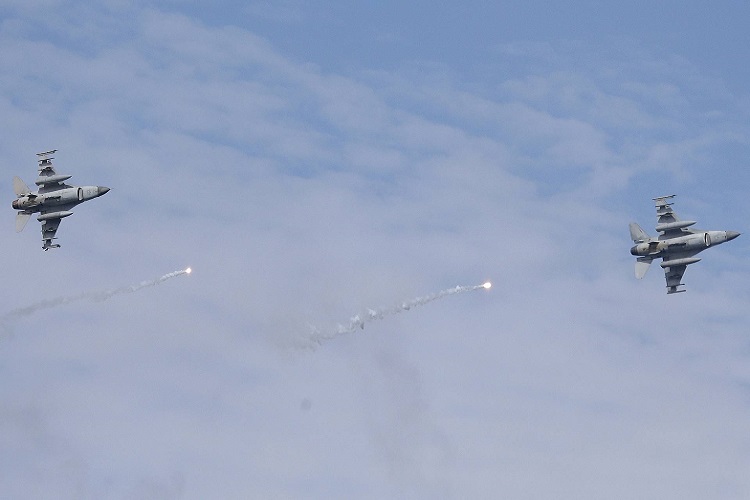 ABŞ Tayvana 8 mlrd. dollarlıq "F-16" qırıcıları çatdıracaq