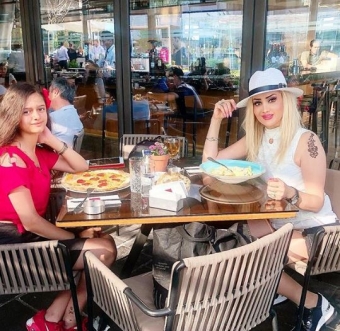 Xalq artisti qızı ilə istirahətdə - <span style="color:red;">FOTO 