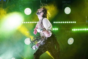 Xəyali gitarada ifa üzrə ilk dünya çempionu - <span style="color:red;">VİDEO 