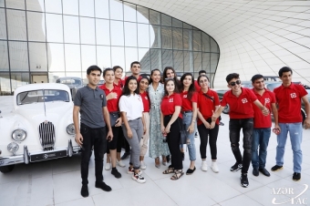 Leyla Əliyeva klassik avtomobillərin yürüşündə - <span style="color:red;">FOTO  