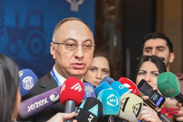 Sədr zəhərlənən tələbələrdən danışdı