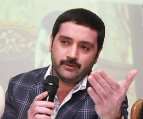 "Nə vaxt yeni mahnın olsa, onunla gündəmə gələrsən" - İzzət qınadı 