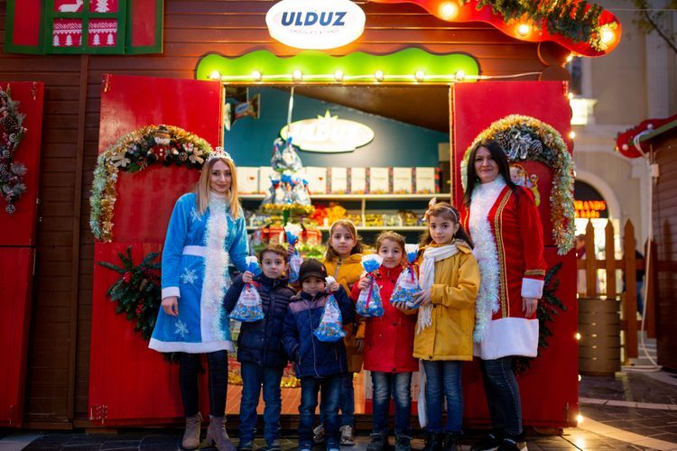Ulduz şokolad fabriki “Soyuq əllər, isti ürək” yarmarkasında iştirak edir
