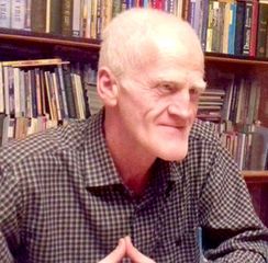 Tanınmış şair əməliyyat edildi 