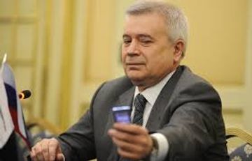 Bu azərbaycanlı Rusiyanın 3 ən varlı adamından biridir