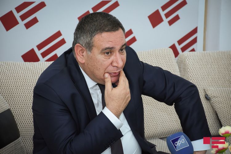 "Mən detektiv əsərləri ədəbiyyat saymıram" - Rəşad Məcidlə MÜSAHİBƏ