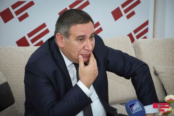 "Mən detektiv əsərləri ədəbiyyat saymıram" - Rəşad Məcidlə MÜSAHİBƏ