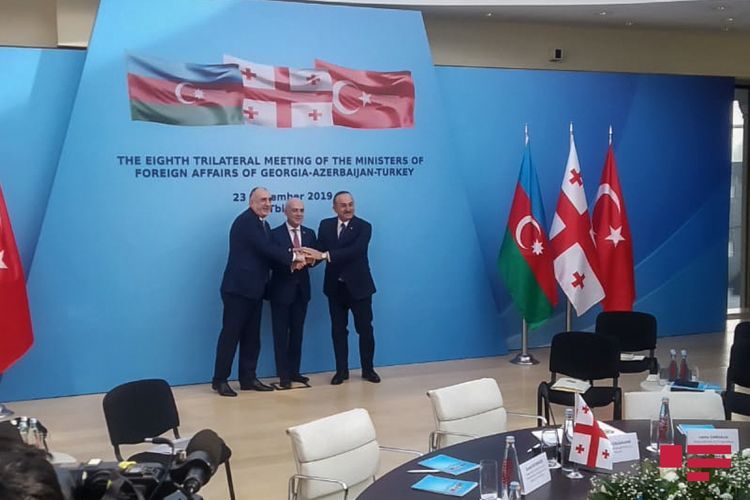 Azərbaycan, Türkiyə və Gürcüstan XİN başçılarının görüşü başlayıb - YENİLƏNİB