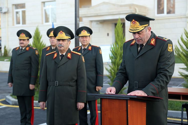 Hərbi qulluqçulara yeni xidməti mənzillər verildi - VİDEO