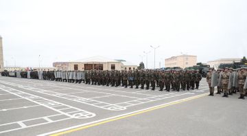 Vilayət Eyvazov Daxili Qoşunların hərbi hissələrində əsgərlərlə görüşüb