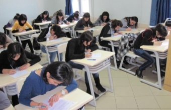 [b]İmtahanlarda qızlar daha yüksək bal toplayırlar[/b]