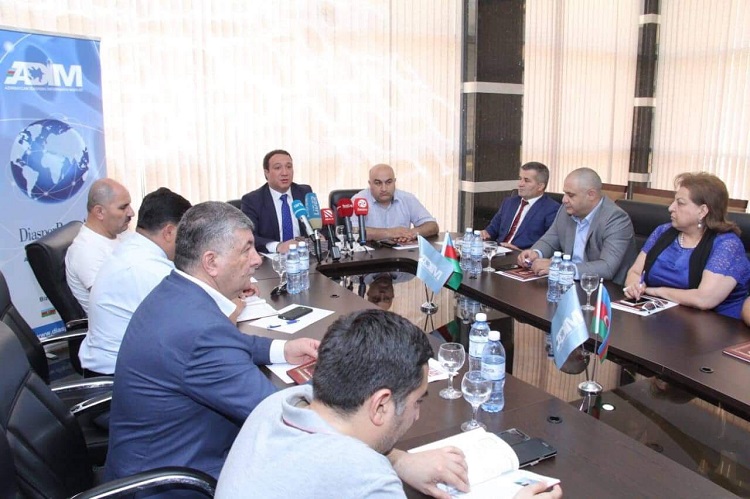 "Nəsimi-650” kitabının təqdimatı oldu