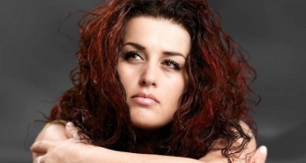 Elza Seyidcahandan oğurluq edilib - <span style="color:red;">ÖZÜ DANIŞDI  - <span style="color:red;">VİDEO 