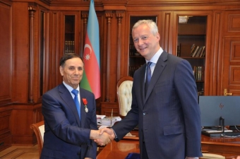 Novruz Məmmədov Fransa Prezidentinin fərmanı ilə təltif edildi