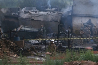 Pakistanda hərbi təyyarə qəzaya uğrayıb, 17 nəfər ölüb