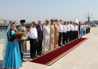 Rusiya hərbi gəmiləri Bakıda