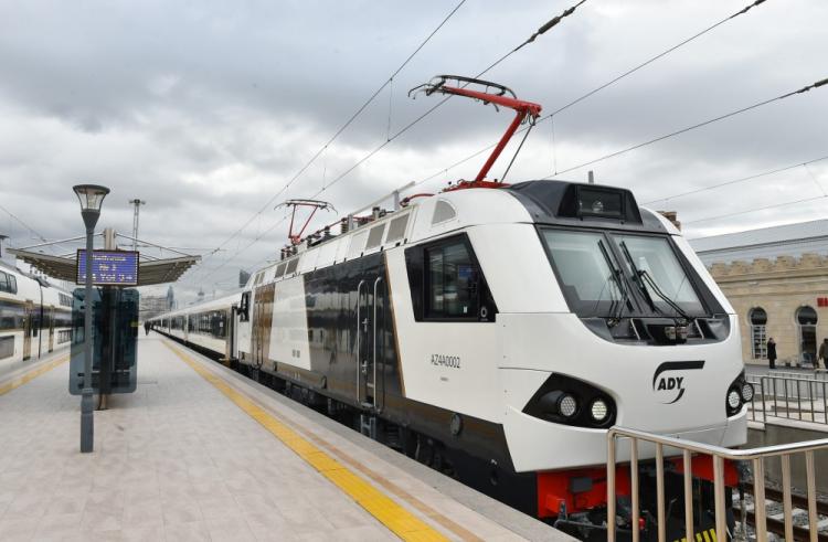 Bakı-Sabunçu marşrutuna elektrik qatarı təyin edilib