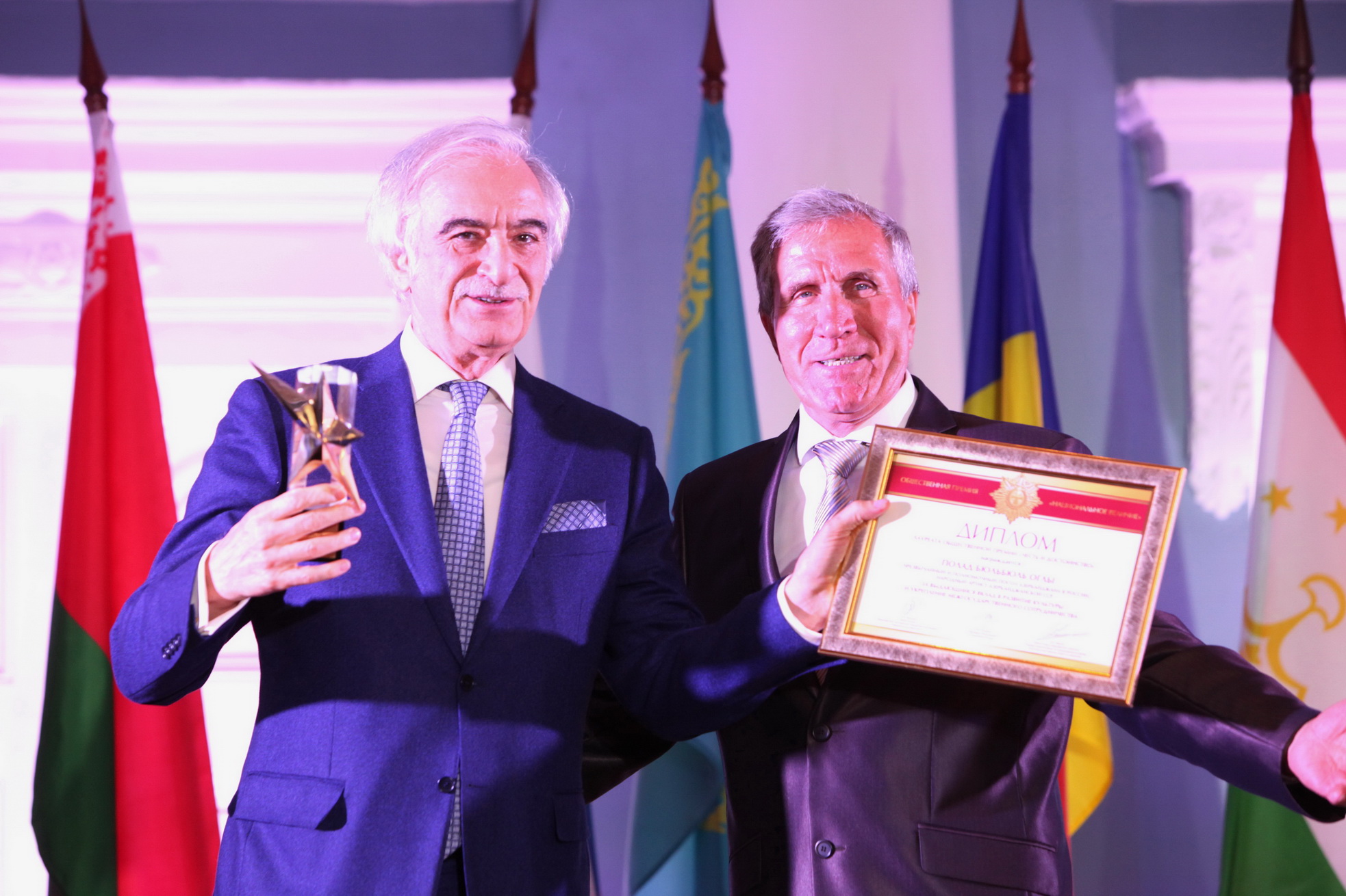 Polad Bülbüloğlu Rusiyada “Milli əzəmət”lə mükafatlandırıldı - FOTOLENT