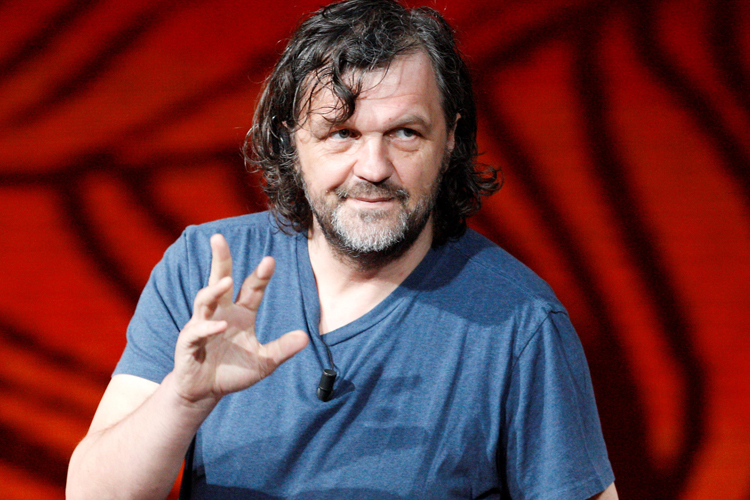 Emir Kusturitsa Çingizxan haqqında film çəkir