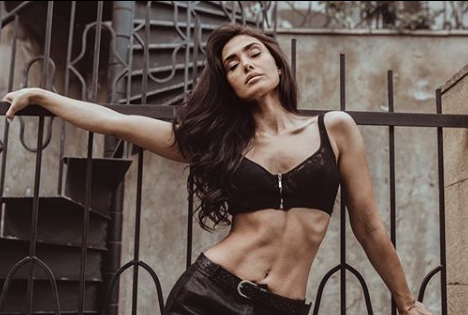 Türkiyəyə köçən azərbaycanlı model elə şəkillərini paylaşdı ki... - <span style="color:red;">FOTO 