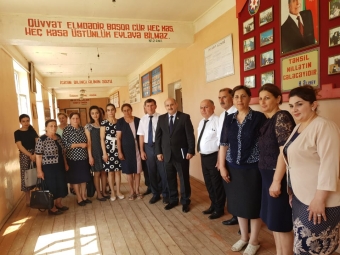 Deputat seçicilərin problemlərini dinlədi