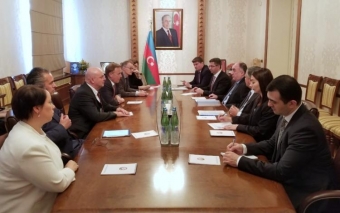 Elmar Məmmədyarov Almaniya Bundestaqının vitse-prezidenti ilə görüşüb