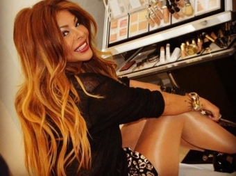 Aygün səhnədə yıxıldı - <span style="color:red;">Video 