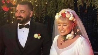 Məşhur müğənni 61 yaşında ərə getdi