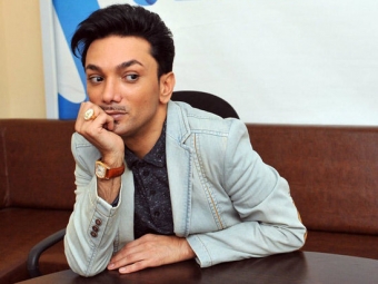 "Tiryək udub, hələ də özün özünə "kraliça" deyirsən" -<span style="color:red;"> Faiq Ağayev 