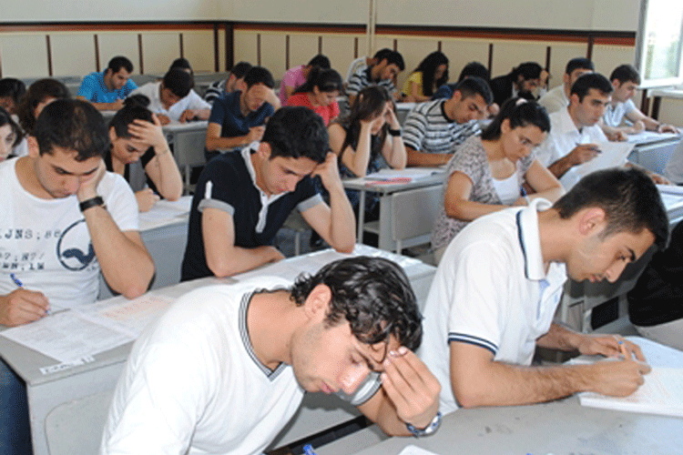 Cənub rayonlarında 11-ci sinif şagirdləri arasında qızların sayı kəskin azalıb