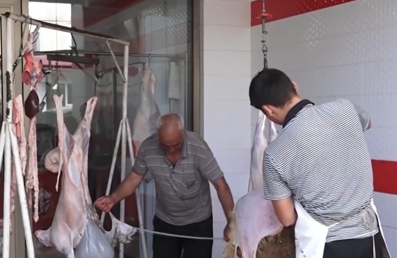 Bakıda mənşəyi bilinməyən ət satışının qarşısı alındı