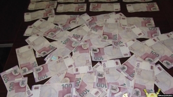 Saxta pul götürüldü